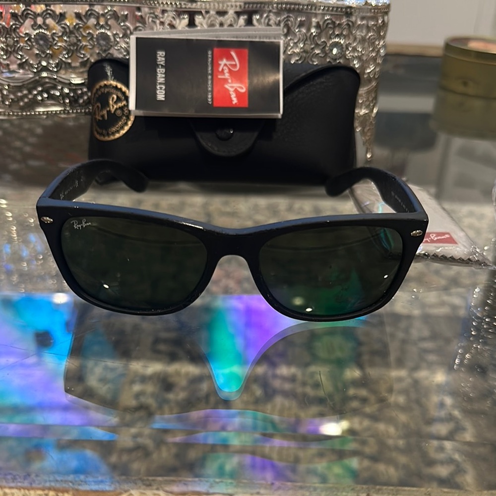 Ray-Ban Black Sunglasses